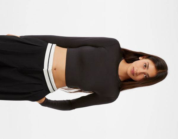 Black Women's Bershka Long Sleeve With Rings And Straps At The Back T Shirts | a1w2knLX3UQ