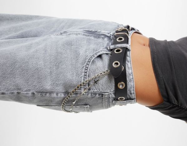 Black Women's Bershka With Chain Eyelets And Cross Belts | ZuIVOI67x6o