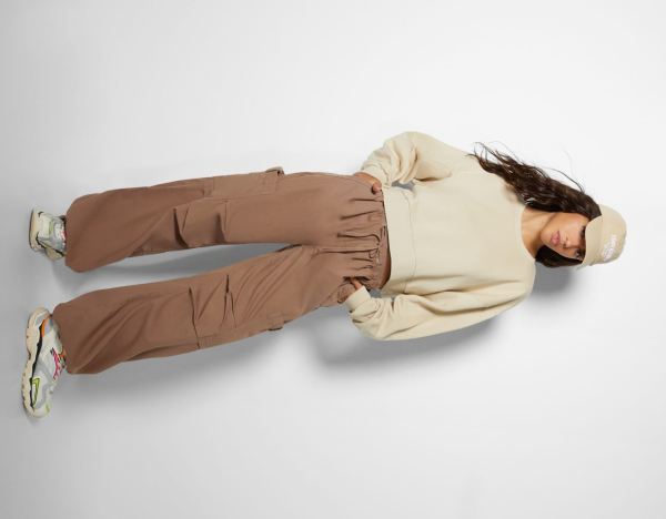 Brown Women's Bershka Cargo Parachute Pants | UzByuetYmMI