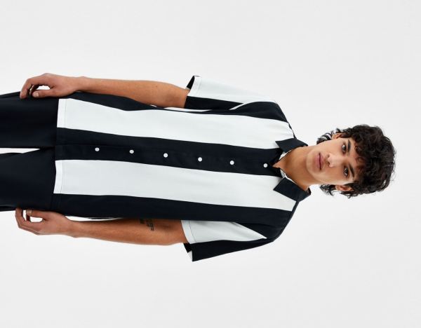 White / Black Men's Bershka Short Sleeve With Striped Twill Shirts | gbB57ikCcfh