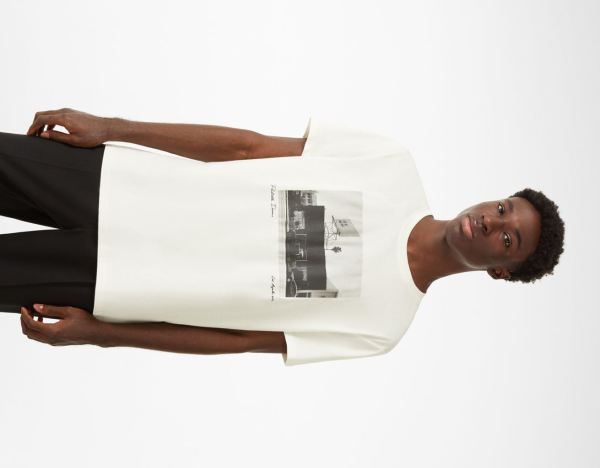 White Men's Bershka Regular Fit Short Sleeve With Photo Print T Shirts | GjROAqp4mHY