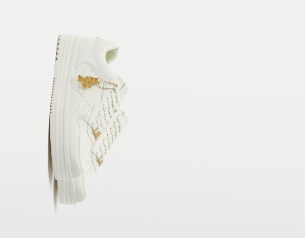 White Men's Bershka With Bsk Key Ring Trainers | srnNyFy0ODF