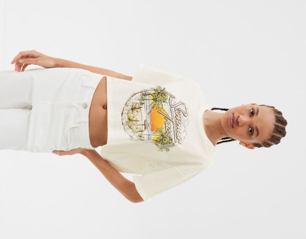 White Women's Bershka Short Sleeve Cropped With Print T Shirts | 2hMAMyUDcnh