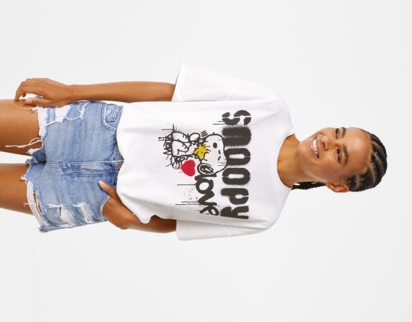 White Women's Bershka Short Sleeve Featuring ‘snoopy Love’ Print T Shirts | zDmUY04ph3C