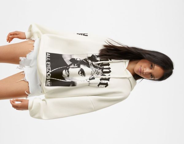 White Women's Bershka Tupac Print Hoodie | V7gUMXggH5I