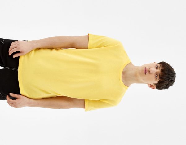 Yellow Men's Bershka Regular-fit Short Sleeve T Shirts | WymIpS9bblU