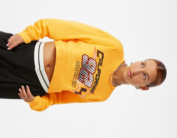 Yellow Women's Bershka Cropped Printed Sweatshirts | oNRLk28zi1F