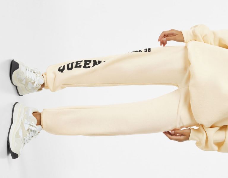 Beige Women's Bershka Plush Sweat Pants | GqdoijiAjCM