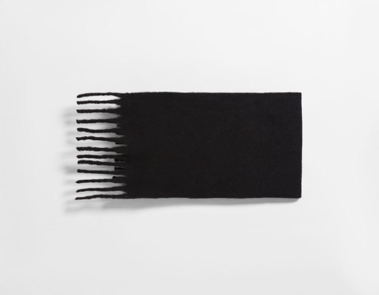 Black Women's Bershka Basic Scarves | XGDqHV3mpAw