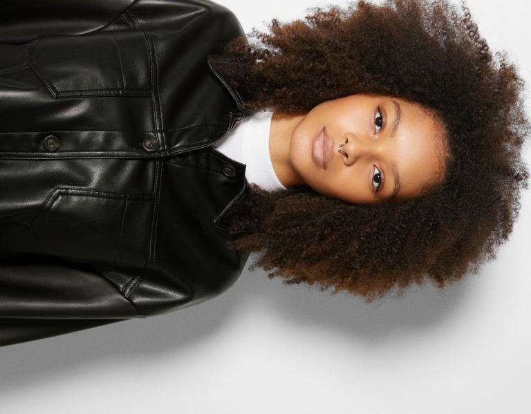 Black Women's Bershka Cropped Faux Leather Overshirt Outerwear | vo2JgUR2lle