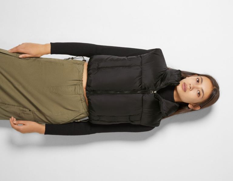 Black Women\'s Bershka Faux Nylon Cropped Vest Outerwear | TqKhZtQz3iE