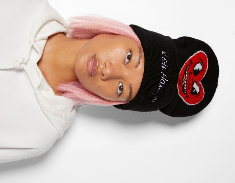 Black Women\'s Bershka Keith Haring Beanie | C4FytF1iX7J