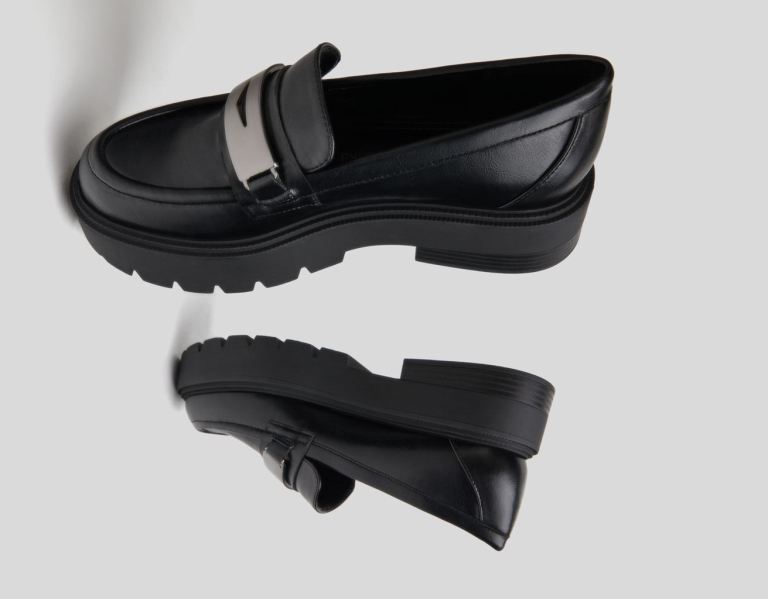 Black Women's Bershka Loafers With Metallic Detail Suits | LswO120MHG0