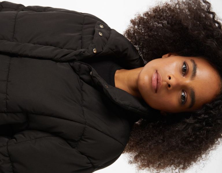 Black Women's Bershka Short Puffer Jackets | 1ctxMxvvEYc