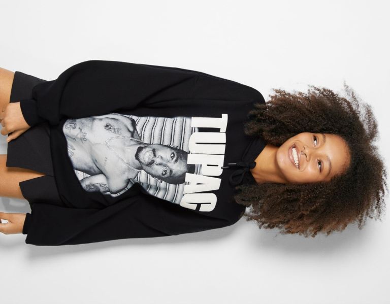 Black Women's Bershka Tupac Print Hoodie | TXPLhmDbxq3