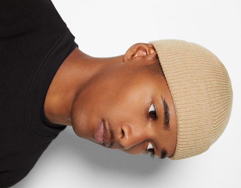 Brown Men\'s Bershka Short Beanie Caps | BP4Nf9fx03k