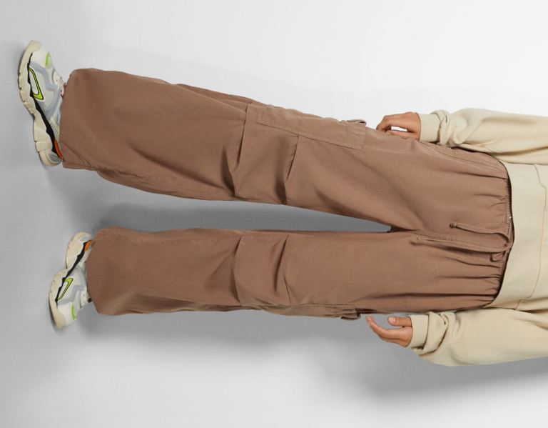 Brown Women's Bershka Cargo Parachute Pants | UzByuetYmMI