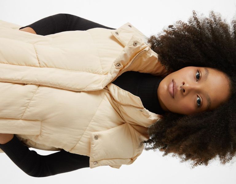 Cream Women's Bershka Oversize Puffer Vest With Hood Outerwear | OgbtRrkU3bi