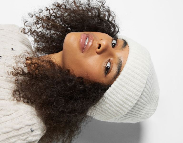 Cream Women's Bershka Ribbed Knit Beanie | pbgF8lVAZOX