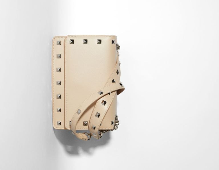 Cream Women's Bershka Studded Crossbody Bags | IjeYYyfN5vs