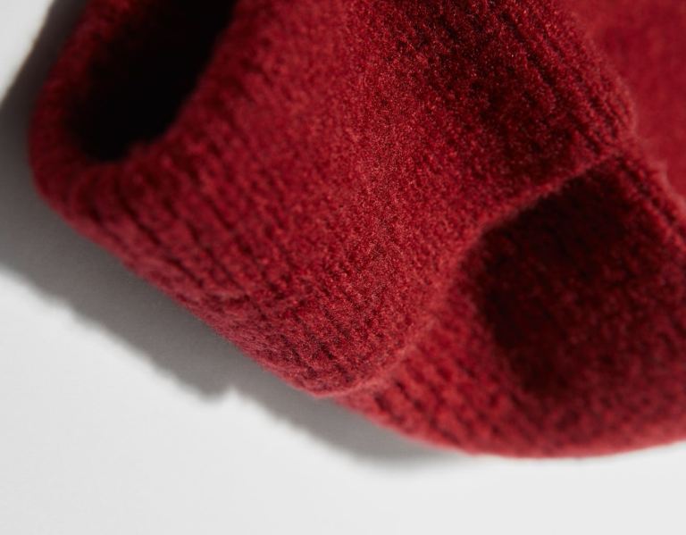 Dark Red Men's Bershka Embroidered Varsity Beanie Caps | BIN6p8aXvUl