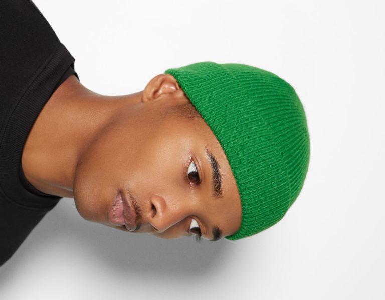 Green Men\'s Bershka Short Beanie Caps | fXGx64aJxKT