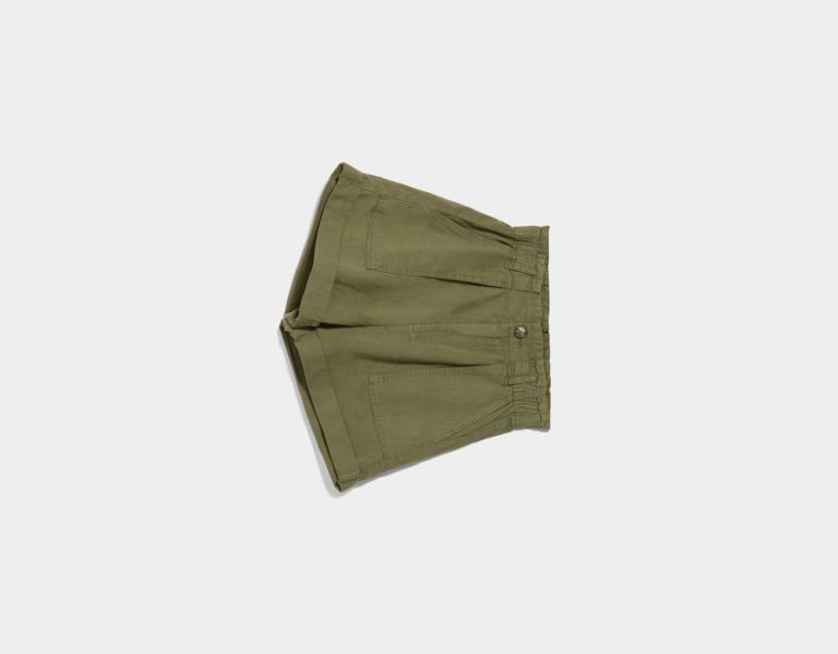 Khaki Women's Bershka Cargo Bermuda With A Feminine Cut Shorts | LuN9RZTDfLg