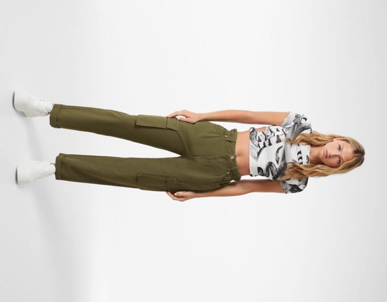 Khaki Women\'s Bershka Twill Cargo With Gathered Waist Pants | 9vtxqTkUbyp