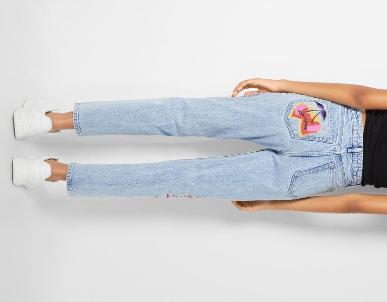 Light Blue Women's Bershka Mom With Racing Print Jeans | rxkGDnwgQAb