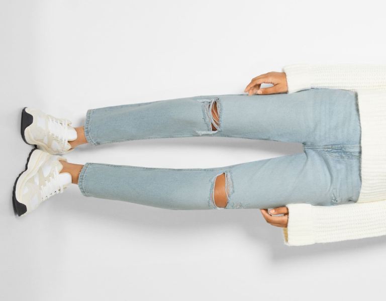 Light Blue Women's Bershka Ripped Mom Jeans | 0WnIO3bZWAj