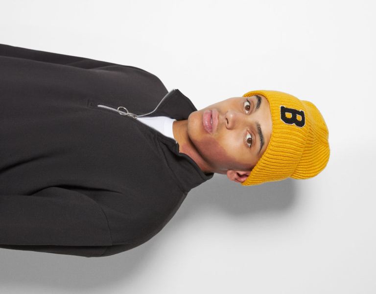 Mustard Men's Bershka Embroidered Varsity Beanie Caps | eSFxV0MCszF