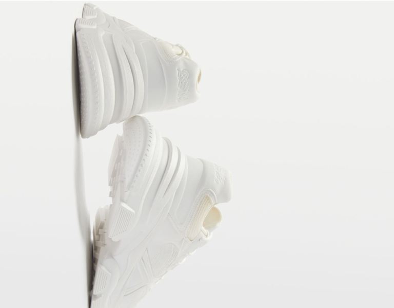 White Men's Bershka Contrasting Mesh Sneakers | KqAeOyNm6Ko