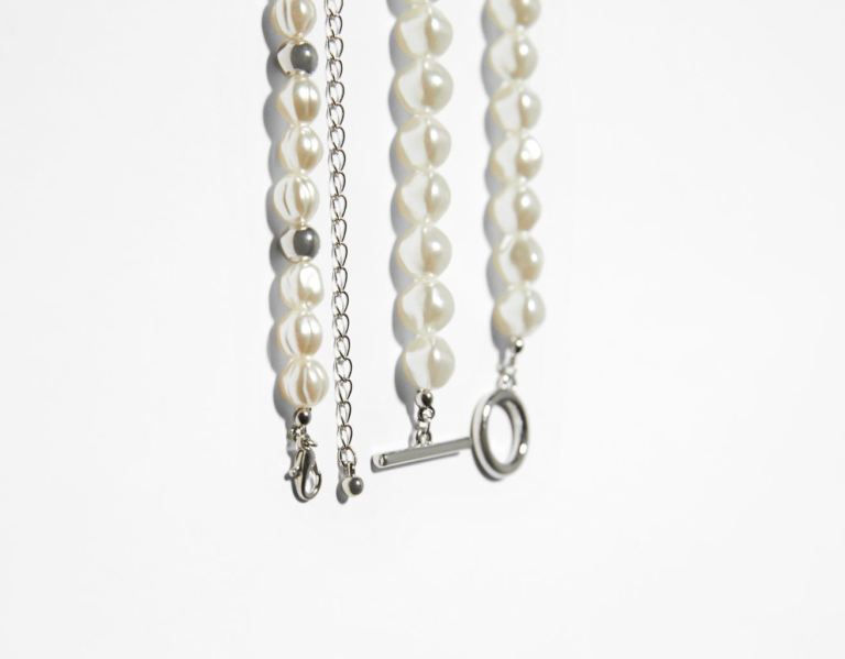 White Men's Bershka Faux Pearl Charms Necklace Jewelry | 0Tmw0fbfDp2