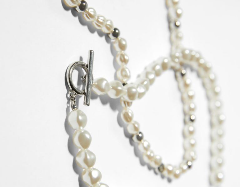 White Men's Bershka Faux Pearl Charms Necklace Jewelry | 0Tmw0fbfDp2