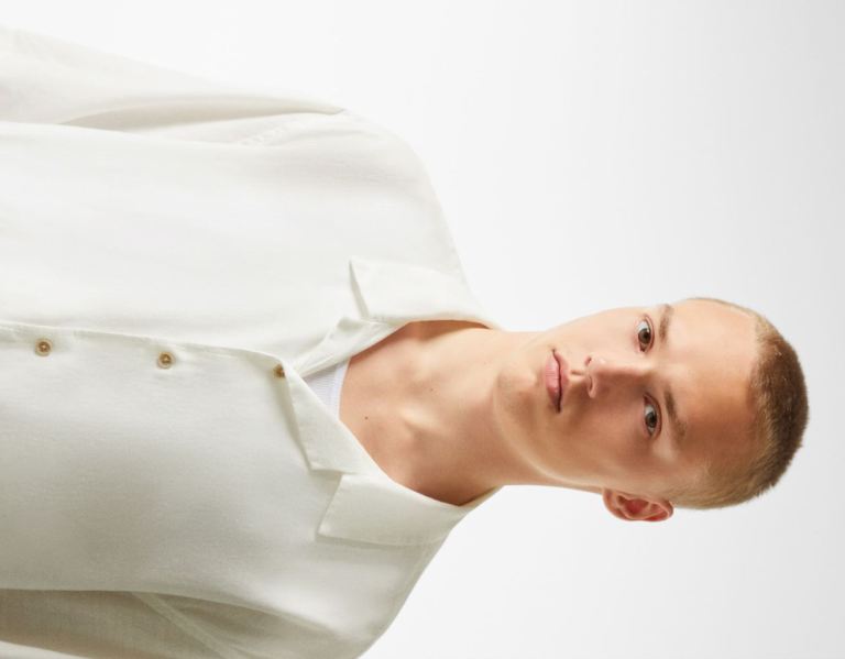 White Men's Bershka Relaxed Fit Short Sleeve Shirts | wlvpVzOx3Od