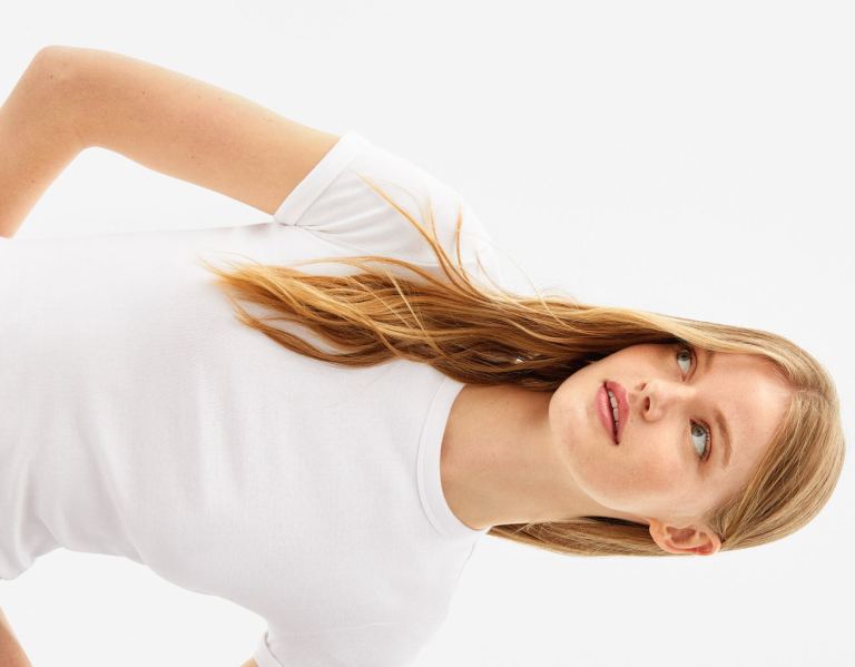 White Women's Bershka Fitted Short Sleeve T Shirts | nUrP1e50FFU