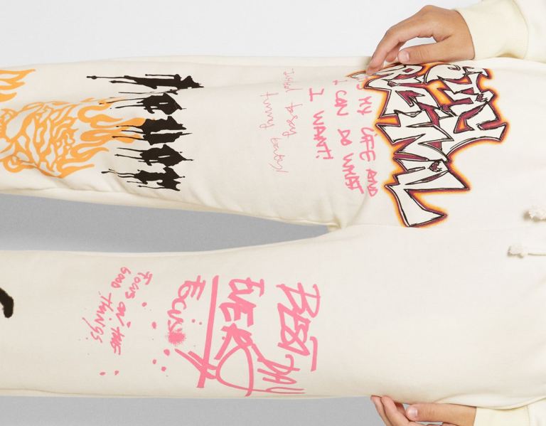 White Women's Bershka Graffiti Print Joggers Pants | TszdDYRTFft