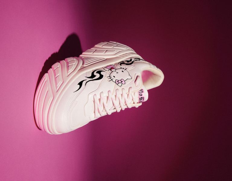 White Women's Bershka Hello Kitty High-top Sneakers | JqmWoh3fVKZ