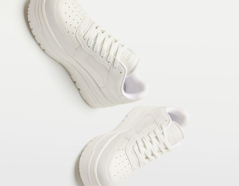 White Women's Bershka Monochrome Platform Sneakers | qKZ5Bf0TyEu