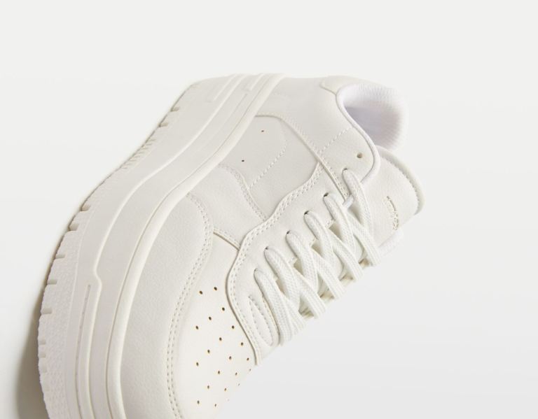 White Women's Bershka Monochrome Platform Sneakers | qKZ5Bf0TyEu