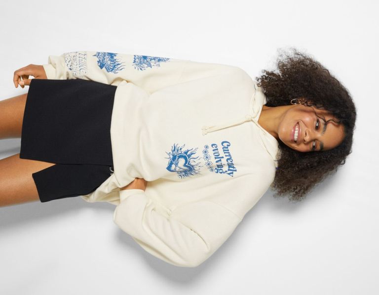 White Women's Bershka Printed Hoodie | ZHcuzHv3GJ4