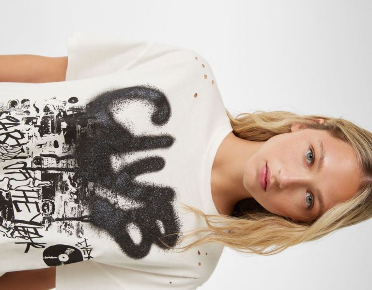 White Women's Bershka Short Sleeve With Print T Shirts | 9KzA7SzTrTl