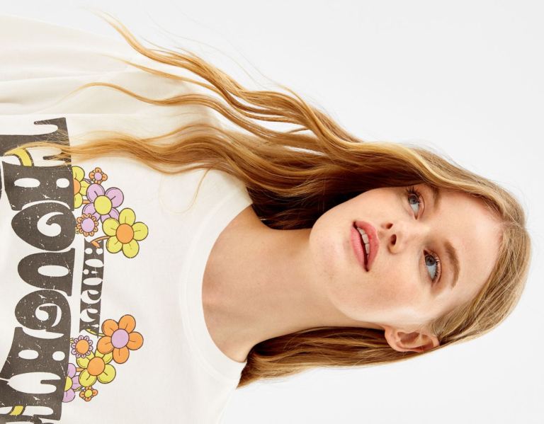 White Women's Bershka Short Sleeve With Print T Shirts | tKli0Y1XyUL