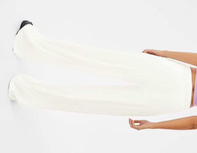 White Women's Bershka Wide-leg Satin With An Elastic Waistband Pants | phGmEqSMbEp