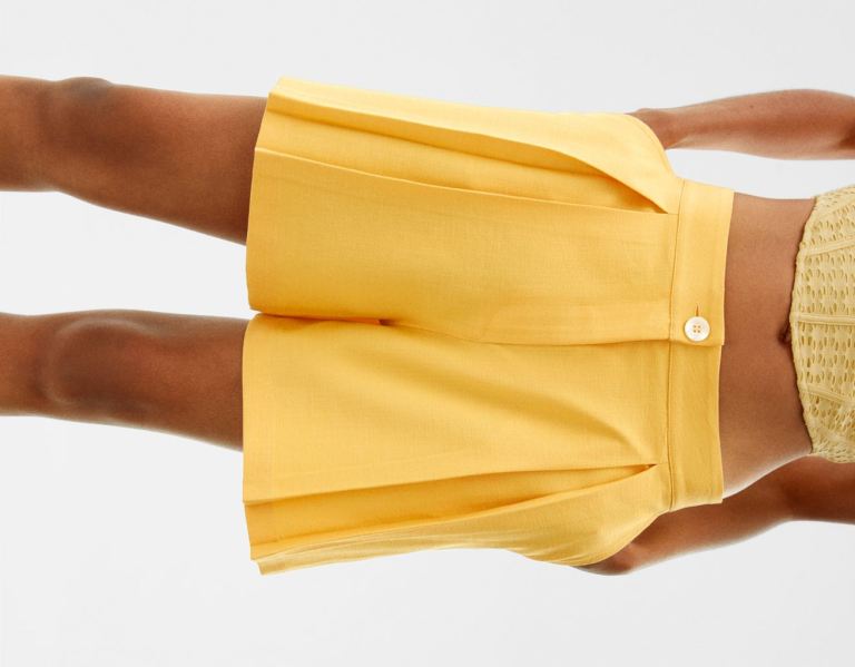 Yellow Women's Bershka Tailored Bermuda With Pleats Shorts | RszTFrsUm2r