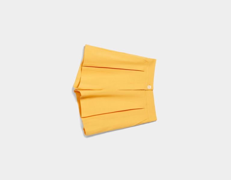 Yellow Women's Bershka Tailored Bermuda With Pleats Shorts | RszTFrsUm2r